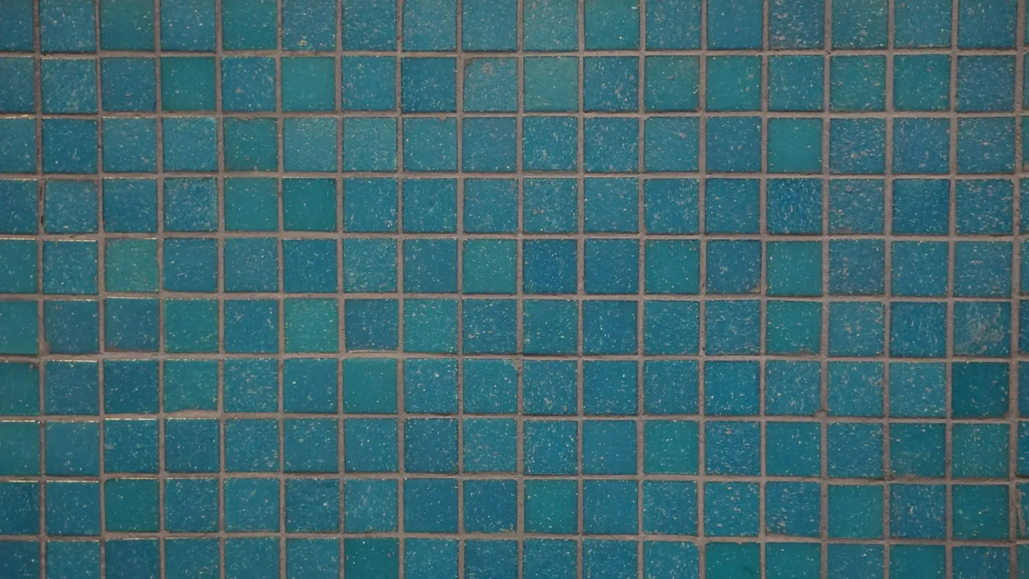 Pared de azulejos azules