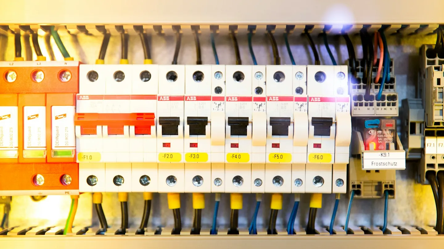 Tablero eléctrico con interruptores termomagnéticos